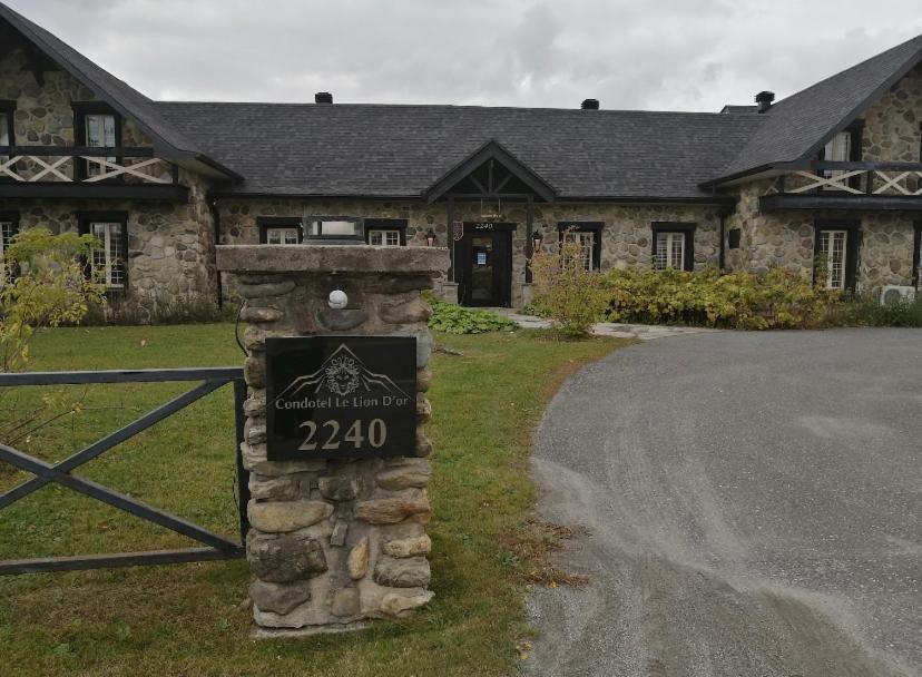 Condo Hotel Au pied du Mont Orford Extérieur photo