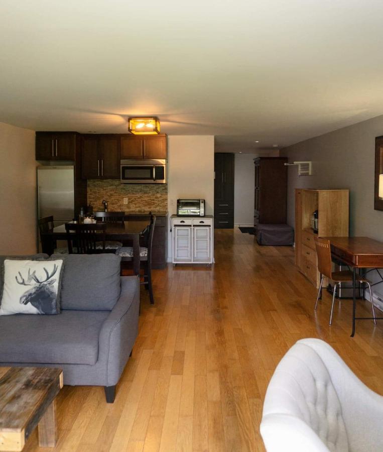 Condo Hotel Au pied du Mont Orford Extérieur photo