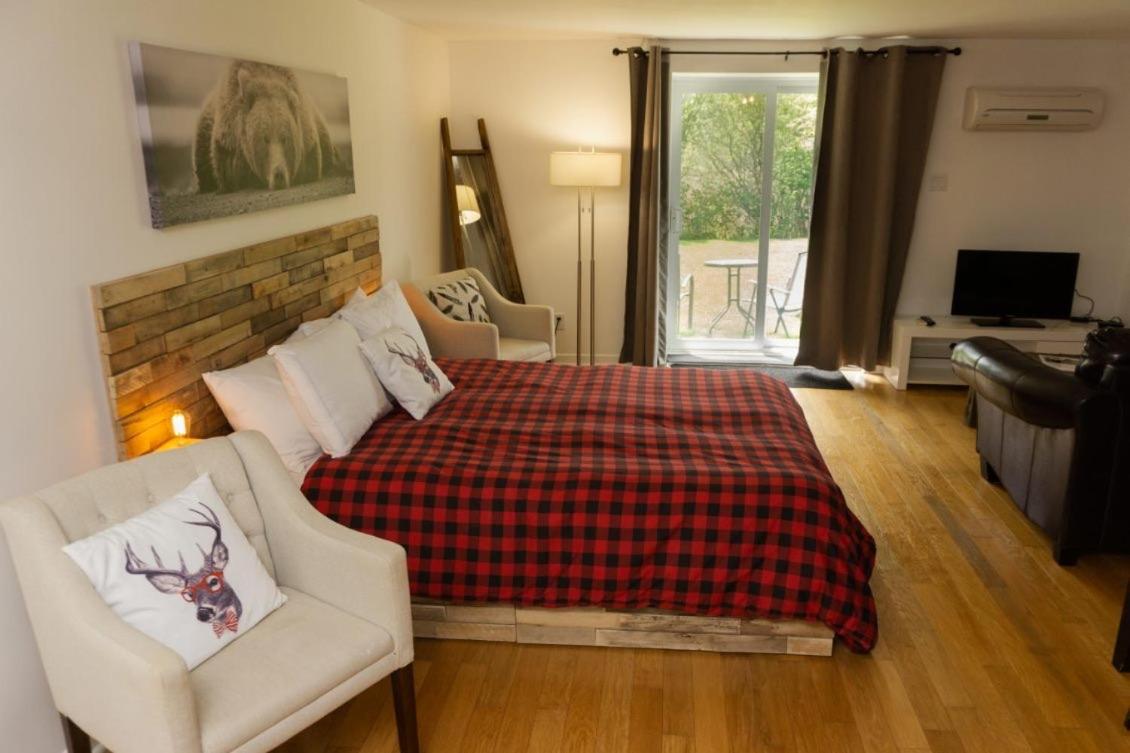 Condo Hotel Au pied du Mont Orford Extérieur photo